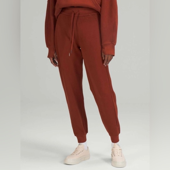 Lululemon Scuba High-Rise Jogger - Picture 9 of 13